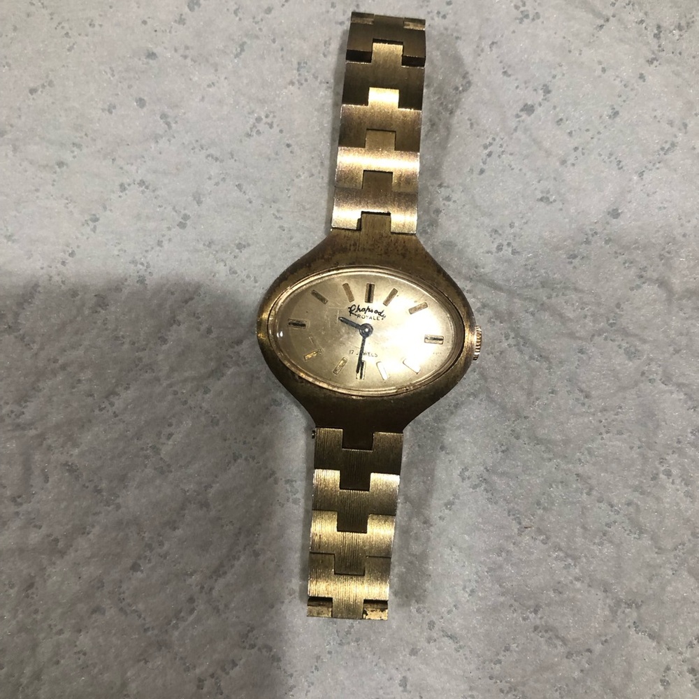 Rado Gold Oval Wristwatch With Metal Band
